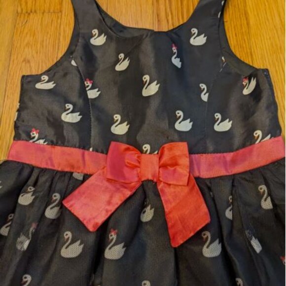 H&M SWAN DRESS FANCY CHRISTMAS PARTY OCCASION SIZE 4-5 Years BLACK SATIN FORMAL - Picture 2 of 6
